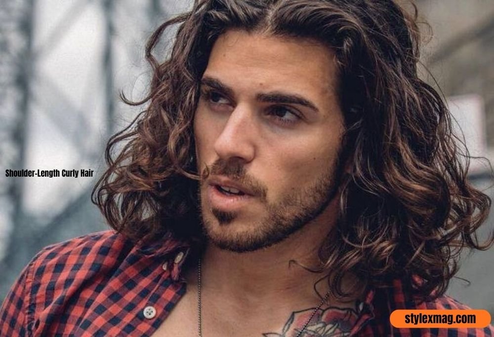 19 Best Long Curly Hairstyles for Men to Try in 2026 2 Shoulder-Length Curly Hair